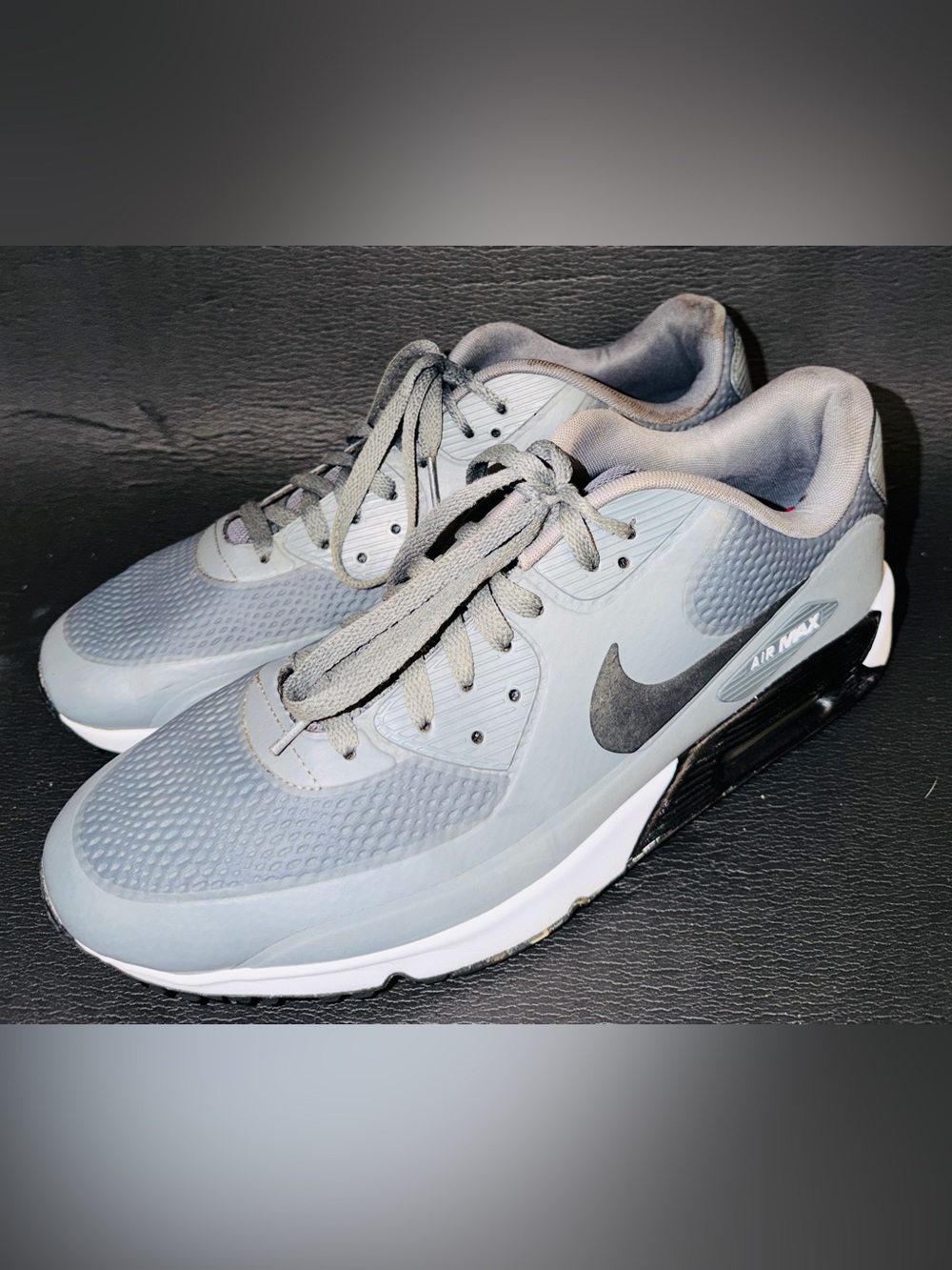 Nike Men’s Light Grey and Black Air Max Athletic Sneakers Golf Shoes
